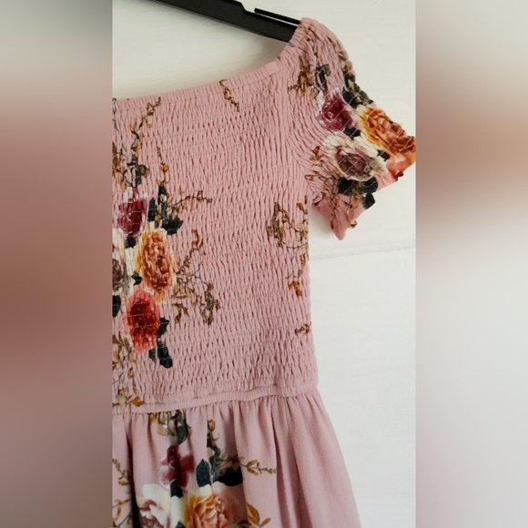 Beautiful QUIZ dress on off shoulder size 10 - Picture 2 of 3